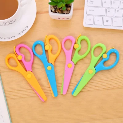 New 1 Pcs 137mm Mini Safety Round Head Plastic Scissors Student Kids Paper Cutting Minions Supplies for Kindergarten School - Image 3